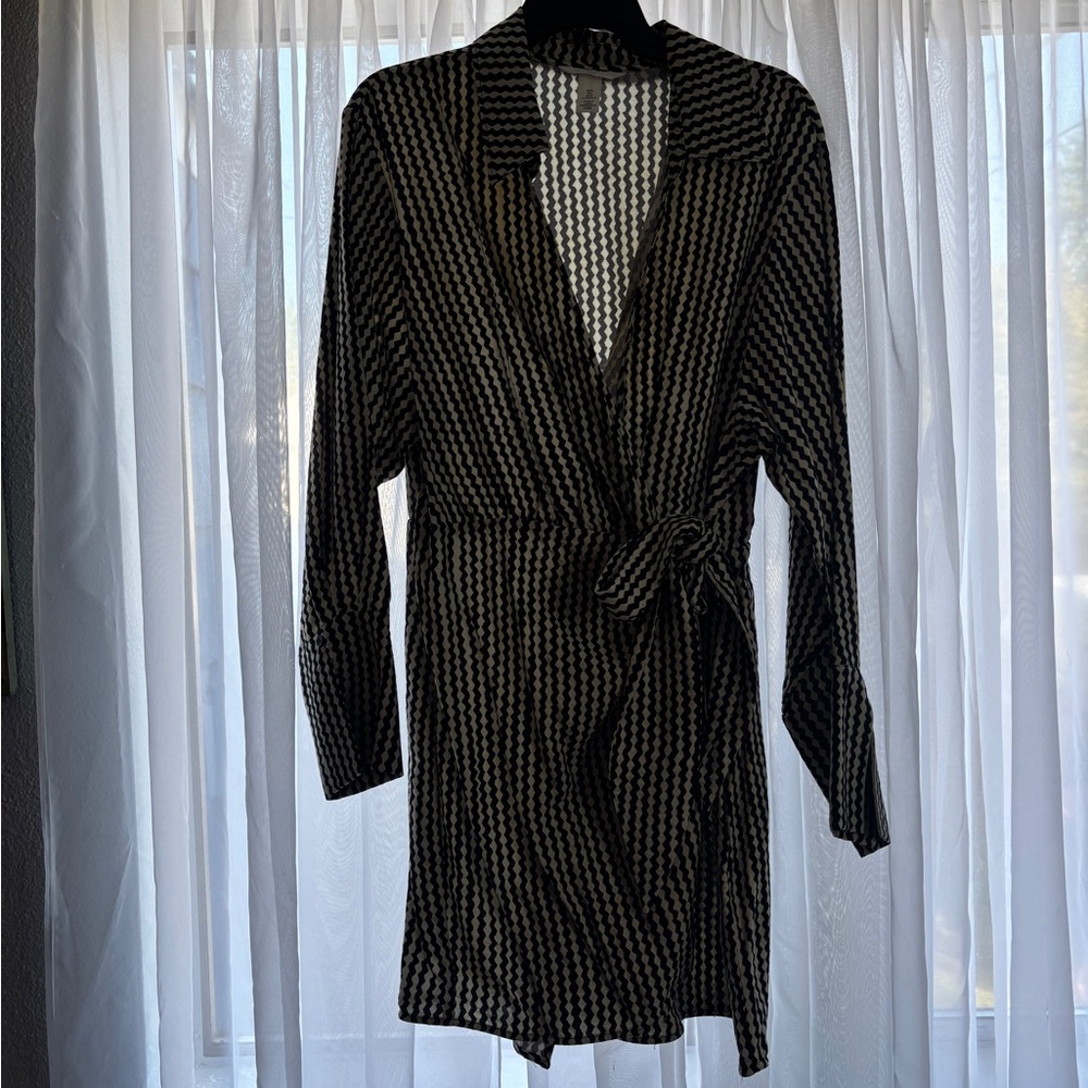 H&M Black and White Zigzag Pattern Dress